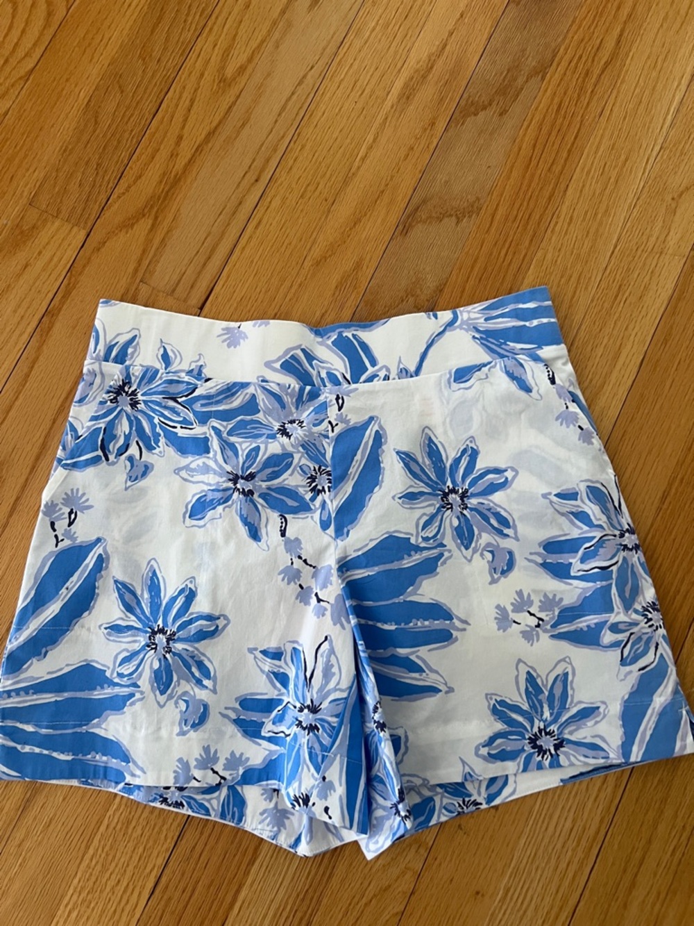 NWT Lilly Pulitzer Alista Stretch Shorts Resort White Jet Set Jungle S